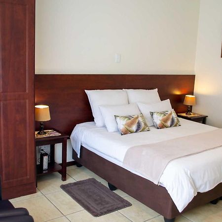 Amohela Guesthouse Midrand Kamer foto