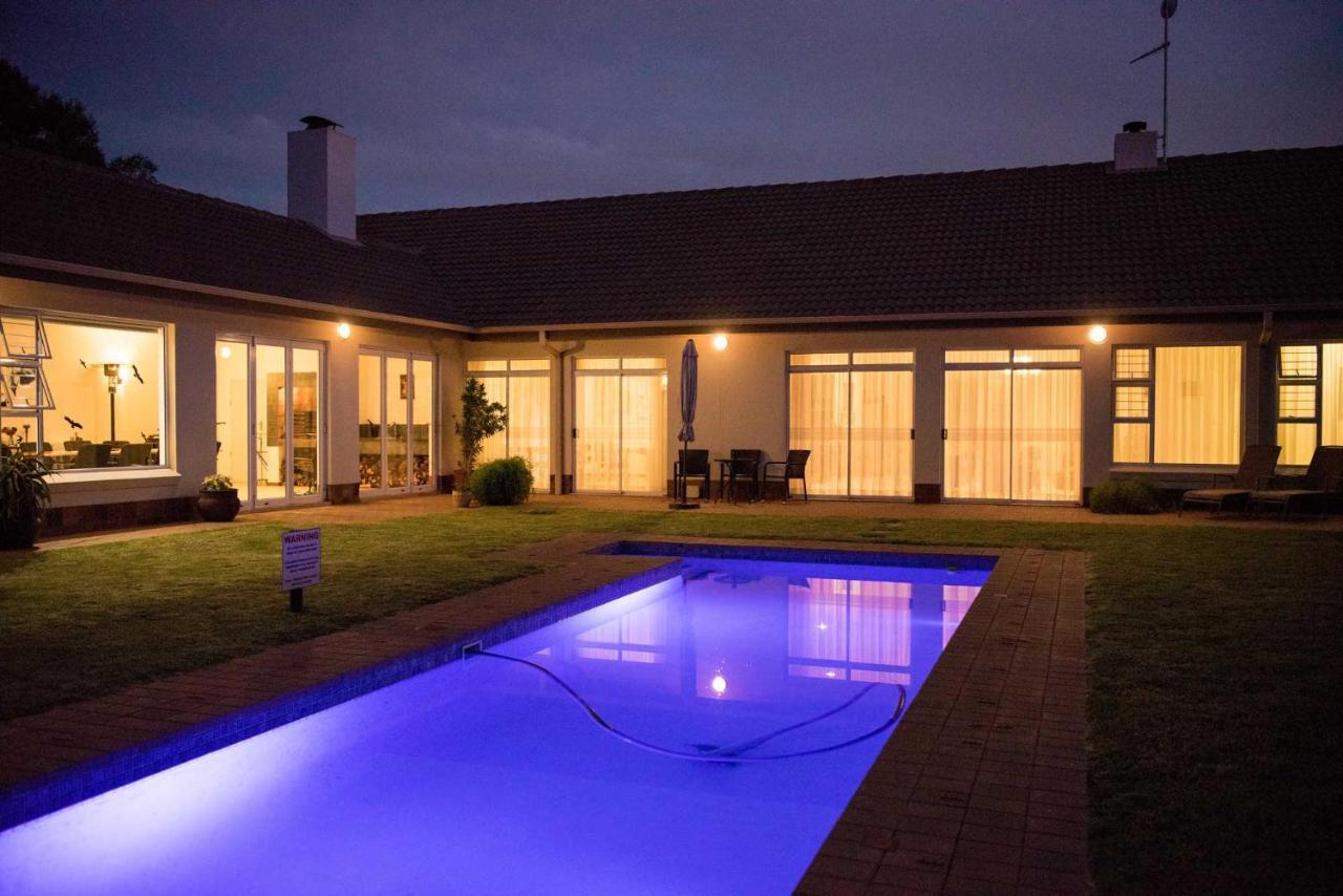 Amohela Guesthouse Midrand Buitenkant foto