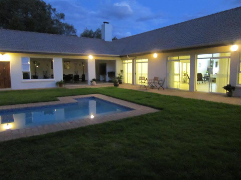 Amohela Guesthouse Midrand Buitenkant foto