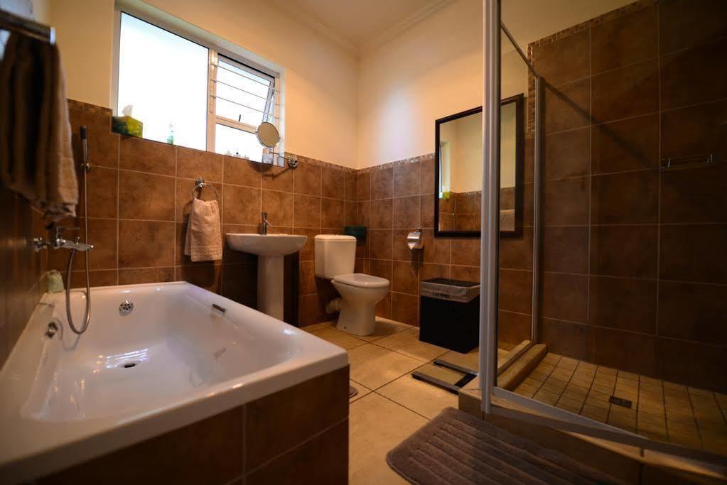 Amohela Guesthouse Midrand Buitenkant foto