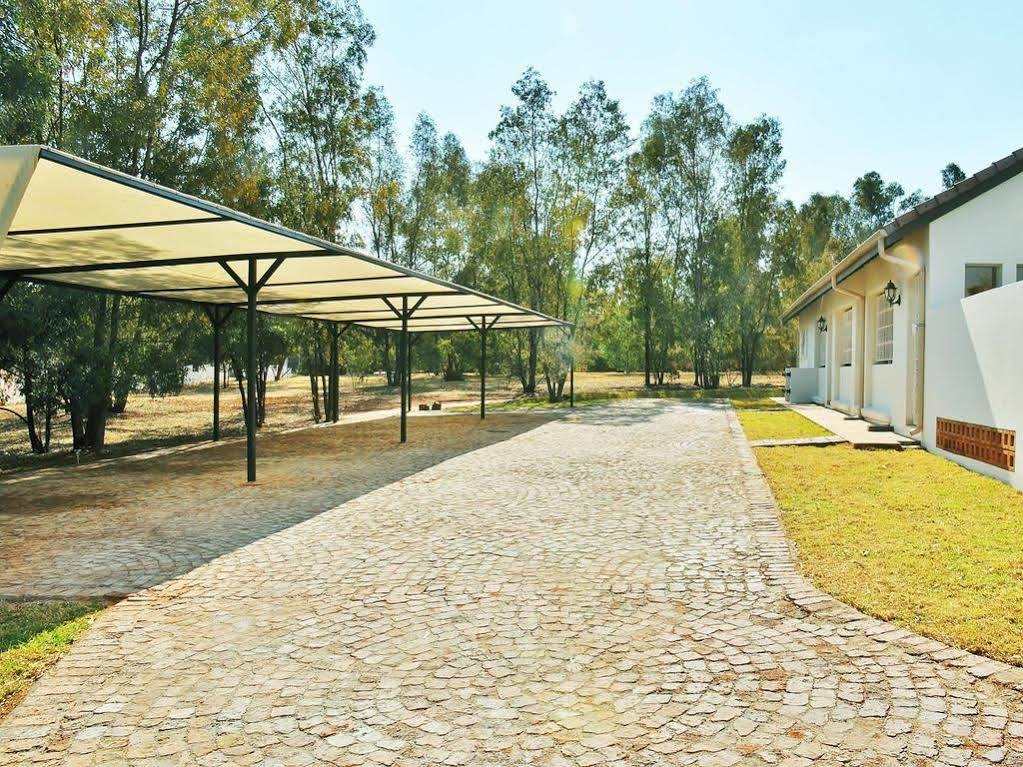 Amohela Guesthouse Midrand Buitenkant foto